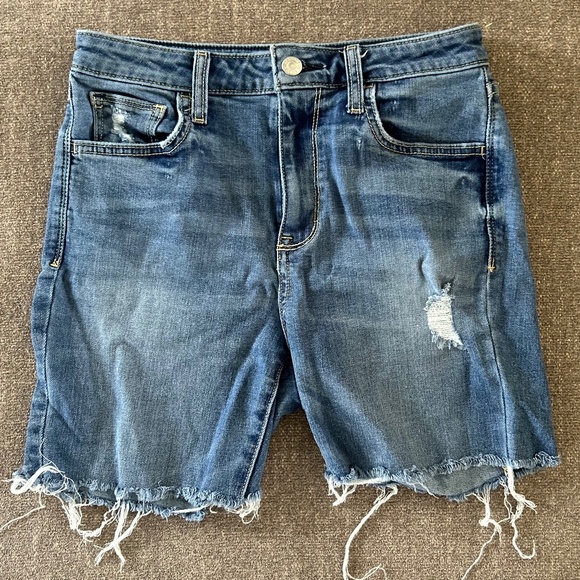 Arizona Jean Company Pants - ☀️5/30$!! Distressed High Rise Bootcut Short
